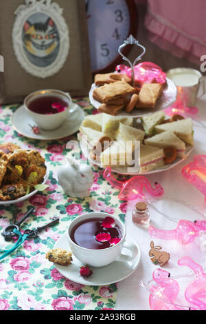 Tradizionale English Tea party in una favolosa decorazione. Stile rustico. Foto Stock