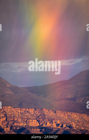 Rainbow nel deserto Foto Stock