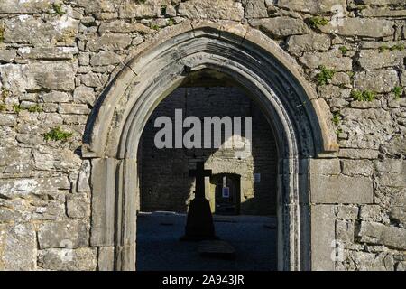 Corcomroe Abbey, Burren, County Clare, Irlanda Foto Stock