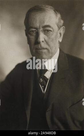 Woodrow Wilson (1856-1924) ventottesimo Presidente degli Stati Uniti, 1913-1921, la testa e le spalle ritratto, fotografia di Harris & Ewing 1919 Foto Stock