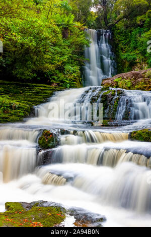 McLean Falls, Catlins Forest Park; Otago Region, Nuova Zelanda Foto Stock