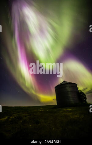 Drammatica tempesta aurora; Courval, Saskatchewan, Canada Foto Stock