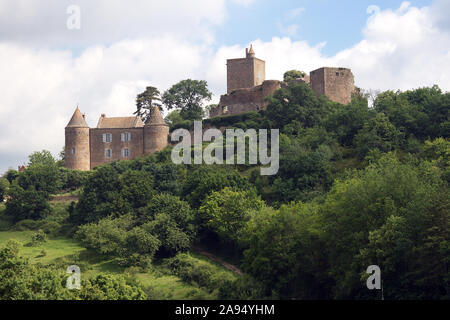 Il castello di Berze Le Chatel fu costruito a partire dal XIII al XV secolo in Borgogna, Bourgogne-Franche-Comte, Francia Foto Stock