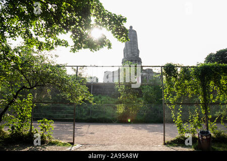 Bolzplatz am Bismarckdenkmal Foto Stock