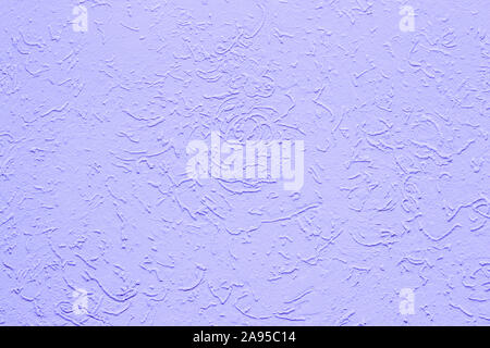 Viola lilla stucchi, decorazioni murali, sfondo background texture. Calcestruzzo ruvida la superficie di parete con intonaco colorato rivestimento. Ruvida la superficie di parete Foto Stock