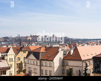 Vista panoramica della città di Praga da bastioni del Castello di Vyšehrad una fortezza storica di Praga Repubblica Ceca Foto Stock