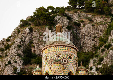 AMALFI, ITALIA 7 Novembre 2019: Duomo di Amalfi italiana il duomo di Sant'Andrea Chiesa di Sant'Andrea Foto Stock