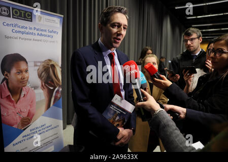 Il ministro per la salute Simon Harris al lancio di un nuovo paziente Servizio di advocacy presso il Castello di Dublino. Foto Stock