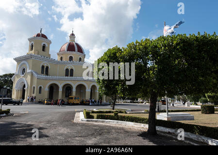 Capilla Central si trova nel mezzo della Necropoli di Colon o El Cementerio de Cristobal Colon (il cimitero di Cristoforo Colombo) a Vedado Foto Stock