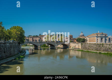 Vittorio Emanuele II ponte di Roma, Italia Foto Stock