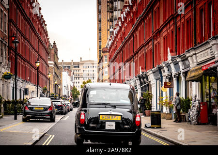 Chiltern Street nel quartiere di Marylebone di West London- un premio di shopping con lussuosi negozi e luoghi della vita notturna Foto Stock