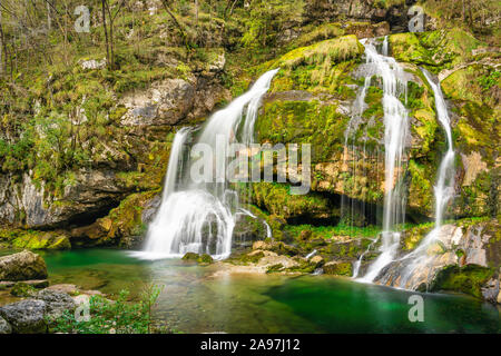 La Cascata Virje vicino a Bovec, la Slovenia, l'Europa. Foto Stock