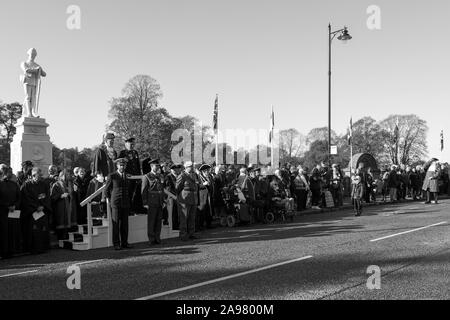 St Chad's terrazza a Shrewsbury sul ricordo Domenica. A cui hanno partecipato Il Sindaco di Shrewsbury, dignitari e il pubblico. Foto Stock