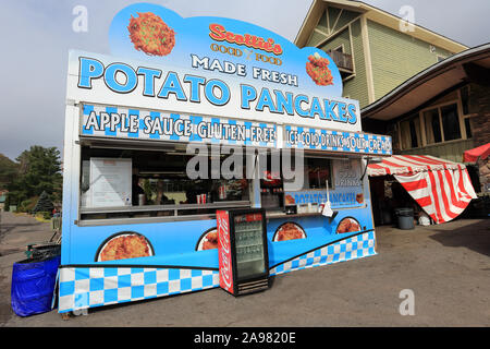 Fornitore di cibo al festival Oktoberfest Hunter Mountain New York Foto Stock