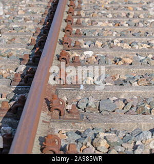 Binario ferroviario elementi di fissaggio Foto Stock