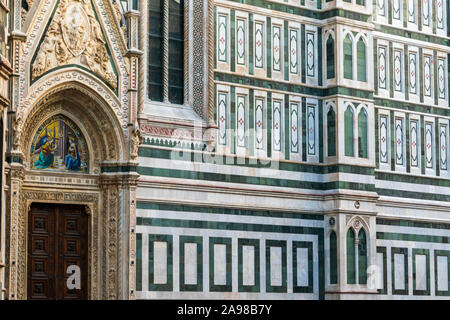 Le pareti laterali della cattedrale di Santa Maria del Fiore a Firenze, Toscana, Italia Foto Stock