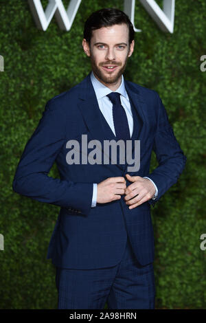 Londra, Regno Unito. 13 novembre 2019: Harry Treadaway arrivando per 'corona' serie 3 premiere al Curzon Mayfair, Londra. Immagine: Steve Vas/Featureflash Credito: Paul Smith/Alamy Live News Foto Stock