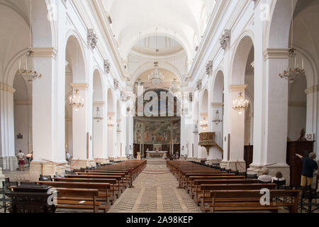 Cattedrale romanica di Santa Maria Assunta (Cattedrale dell Assunzione della Beata Vergine Maria) nel centro storico di Spoleto, umbria, Italia. Agosto Foto Stock