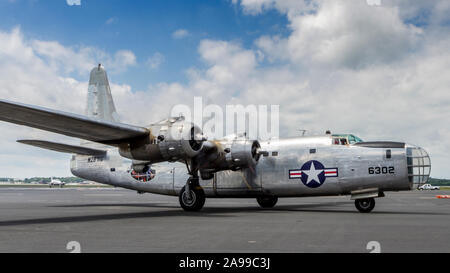 Una guerra mondiale II era PB4Y-2 Corsaro mosche nel 2015 bombardieri pesanti nel Weekend di Madison, Wisconsin. Foto Stock