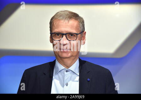 Colonia, Germania. Xiii Nov, 2019. Il presentatore Günther Jauch è una valutazione sull'ARD talk show ' Maischberger . La settimana ' Credito: Horst Galuschka/dpa/Horst Galuschka dpa/Alamy Live News Foto Stock