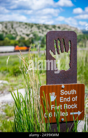 Tre Forchette, MT, Stati Uniti d'America - 5 Giugno 2019: una direzione alla estremità sud di Fort Rock Trail Foto Stock