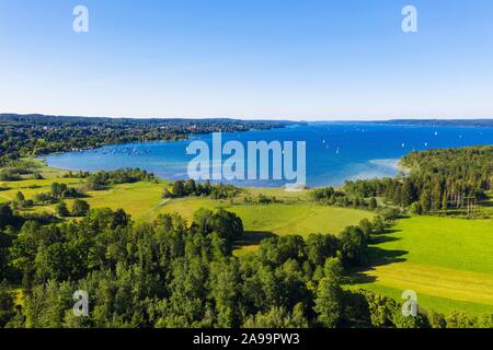 Karpfenwinkel, il Lago Starnberger See nei pressi di Tutzing, Funfseenland, Pfaffenwinkel, vista aerea, Alta Baviera, Baviera, Germania Foto Stock