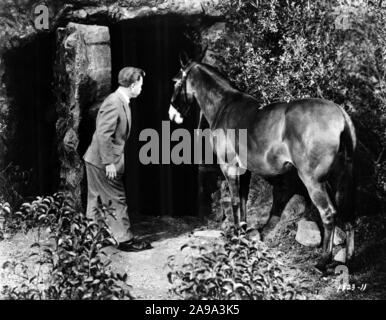 MICKEY ROONEY in Francesco nell'Haunted House (1956), diretto da Charles LAMONT. Credito: UNIVERSAL International Pictures / Album Foto Stock