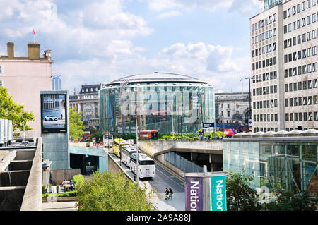 Odeon BFI IMAX, il Regno Unito il più grande schermo del cinema, Waterloo, Londra, Inghilterra, Regno Unito. Architetto: Bryan Avery Foto Stock