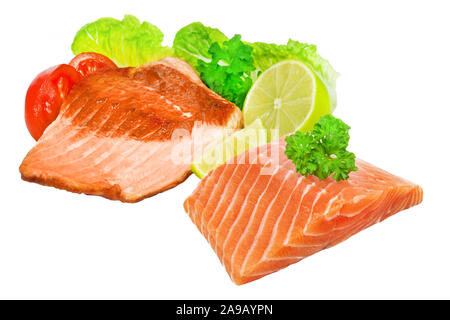 In grigliate e salmone crudo con insalata Foto Stock