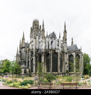 Rouen, Seine-Maritime / Francia - 12 agosto 2019: vista del Saint-Ouen chiesa abbaziale di Rouen in Normandia Foto Stock