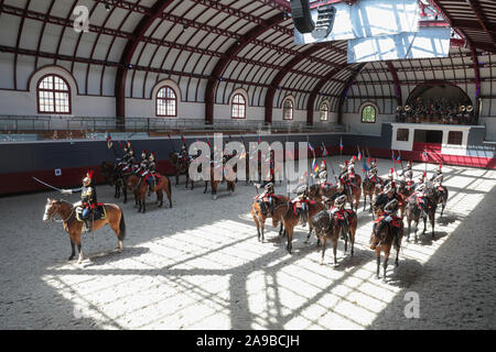 Manifestazione del reggimento di cavalleria della Guardia repubblicana presso la caserma CELESTINS Foto Stock