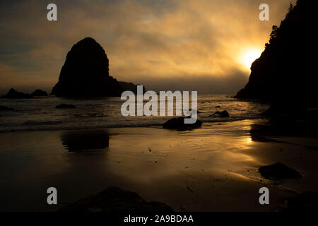 Whaleshead Beach SUNSET, Samuel H Boardman parco statale, Oregon Foto Stock