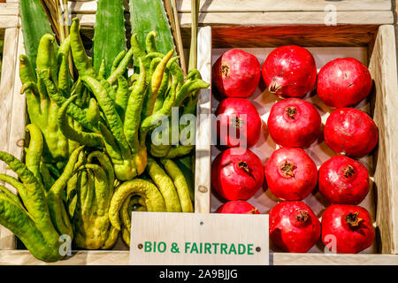 09.10.2019, Colonia, nella Renania settentrionale-Vestfalia, Germania - Bio Fairtrade verdure in un contatore di vegetali al mercato organico all'ANUGA FOOD Fai Foto Stock