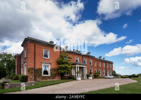 La regione montuosa di Efraim Gardens è una famiglia di proprietà immobiliari in set di dieci acri di splendido Edwardian giardini terrazzati nella bellissima campagna del Kent, England, Regno Unito Foto Stock