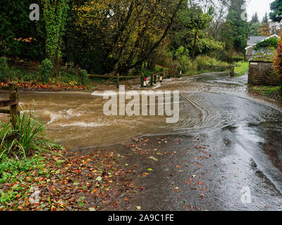 Acqua alta a Whitebrook, Wye Valley, Regno Unito Foto Stock