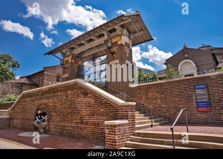 Ingresso principale al Museo Universitario e operaio giardino, University of Pennsylvania, Philadelphia, Pennsylvania, STATI UNITI D'AMERICA Foto Stock