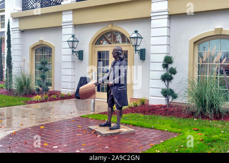 I padri degli Stati Uniti Benjamin Franklin, statua di fronte ad un ufficio di Philadelphia ,Philadelphia, Pennsylvania, STATI UNITI D'AMERICA Foto Stock