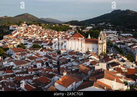 Vista della città vide castello dal castello, Alentejo, Portogallo Foto Stock