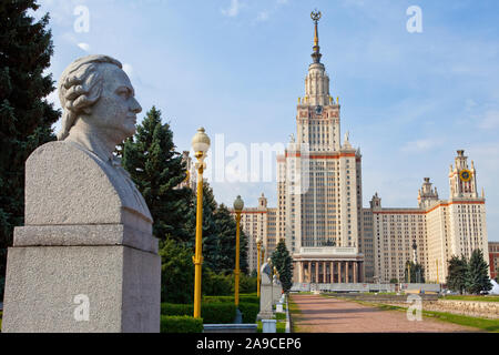 Mosca, Russia - 14 agosto 2011: una vista dell'Università Statale di Mosca nella città di Mosca, Russia. Foto Stock