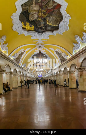 Mosca/Russia; 13 marzo 2018: Komsomolskaya la stazione della metropolitana di Mosca, Russia Foto Stock