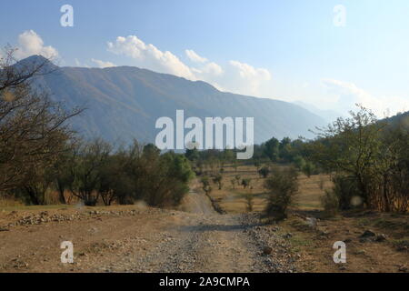 Western Tian Shan montagne in Ugam-Chatkal Parco Nazionale Foto Stock