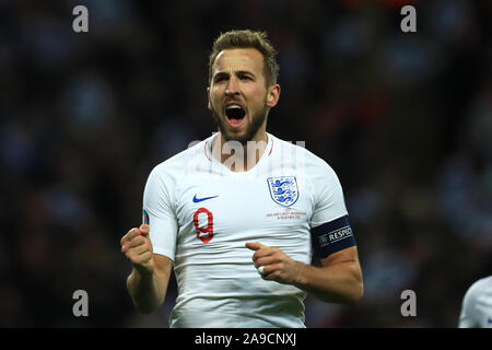 Londra, Regno Unito. Xiv Nov, 2019. Harry Kane di Inghilterra celebra il suo punteggio i lati 5a obiettivo durante la UEFA campionato europeo Gruppo un match di qualificazione tra Inghilterra e Montenegro allo Stadio di Wembley, Londra giovedì 14 novembre 2019. (Credit: Leila Coker | MI News) La fotografia può essere utilizzata solo per il giornale e/o rivista scopi editoriali, è richiesta una licenza per uso commerciale Credito: MI News & Sport /Alamy Live News Foto Stock
