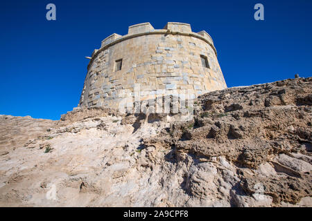 Una vista della storica Castillo de Moraira, o il castello di Moraira, che si trova nella città costiera di Moraira in Costa Blanca regione della Spagna. Foto Stock