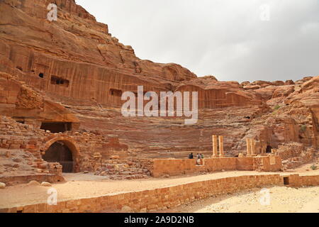 Teatro Nabataean, Petra, Wadi Musa, Governatorato Ma'an, Giordania, Medio Oriente Foto Stock