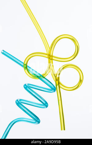 Cannucce, blu, giallo, studio Foto Stock