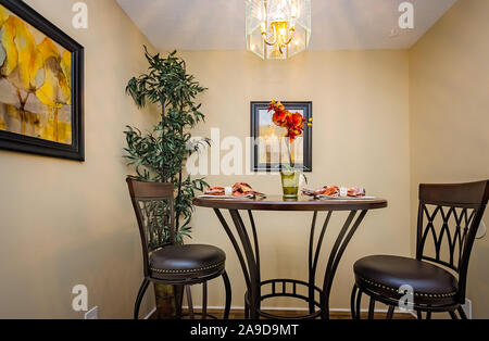 La sala da pranzo è raffigurato in autunno boschi Appartamenti su Foreman Road nel Mobile, Alabama. La proprietà è di proprietà e gestito da Sealy Management. Foto Stock
