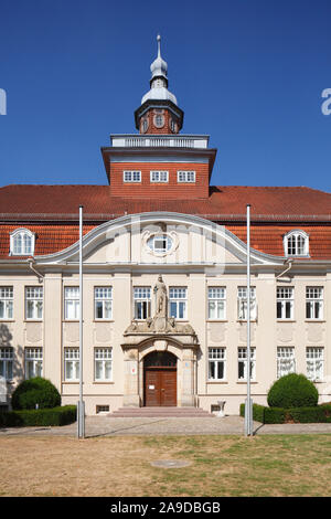 Edificio principale dell'Cloppenburger corte locale nel parco della città, Cloppenburg, Bassa Sassonia, Germania, Europa Foto Stock