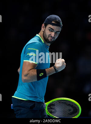 Londra, Regno Unito. Xiv Nov, 2019. Matteo Berrettini di Italia celebra durante il gruppo singles match contro Dominic Thiem dell'Austria presso l'ATP World Tour Finals 2019 a Londra, in Gran Bretagna il 9 novembre 14, 2019. Credito: Han Yan/Xinhua/Alamy Live News Foto Stock