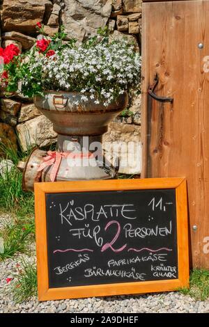 Segni sul Sölleralpe vicino a Oberstdorf, Algovia, Svevia, Baviera, Germania Foto Stock