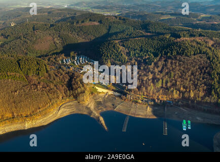 Riprese aeree, acqua bassa nel Biggesee, riserva naturale, isola, dam, associazione della Ruhr, Kraghammer, Attendorn, Sauerland, Renania settentrionale-Vestfalia, germe Foto Stock